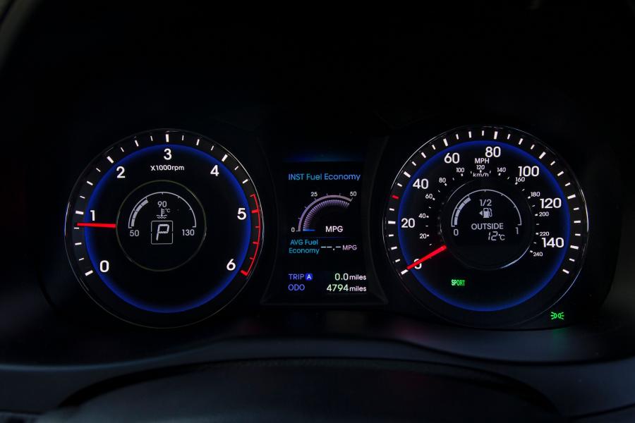 Hyundai i40 Tourer 2014 года  (UK) (фото 66 из 73)